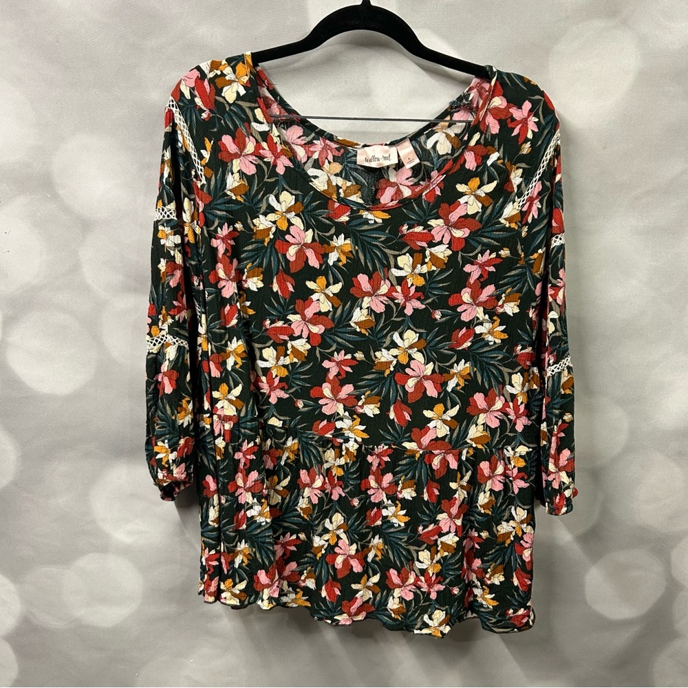 Willow & Root floral multicolored blouse with crocheted detail on‎ sleeves.